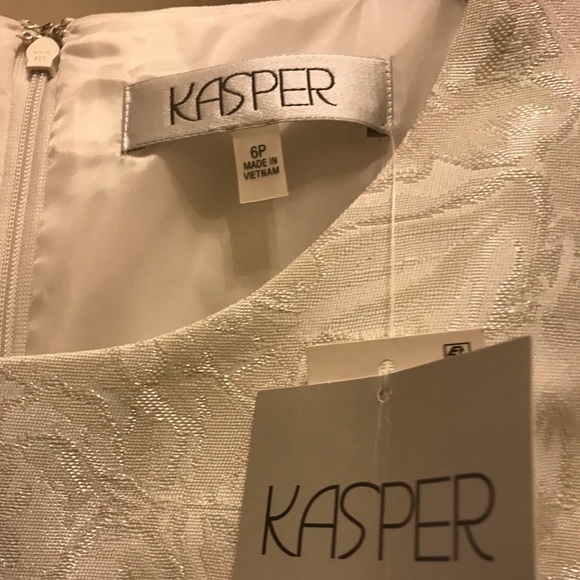 Kasper Sleeveless dress with embellished waist - Picture 5 of 5